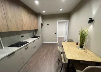 Продам 2-ком. квартиру, 81 м2, Москва, станция Ботанический сад, проезд Серебрякова, 11к1