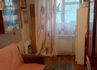 Сдаю в аренду комнату, 11.8 м2, Петергоф, Эрлеровский бульвар, 24