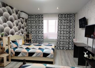 Сдается однокомнатная квартира, 35 м2, Волгоград, улица Рокоссовского, 40А