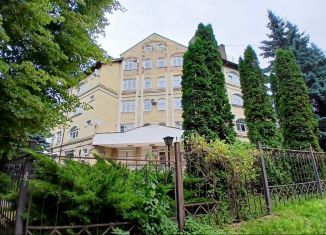 Продается 4-ком. квартира, 146 м2, Калининград, улица Алябьева, 12
