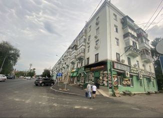 Продам 4-ком. квартиру, 90 м2, Астрахань, улица Татищева, 22/2