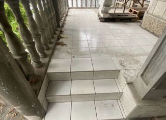 Продам 2-комнатную квартиру, 88 м2, Ялта, улица Кирова, 151