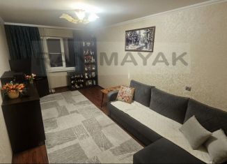 Продаю 2-ком. квартиру, 47.2 м2, Майкоп, 6-й переулок, 3/2