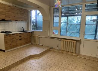 Продам двухкомнатную квартиру, 81 м2, Симферополь, улица Крылова, 50