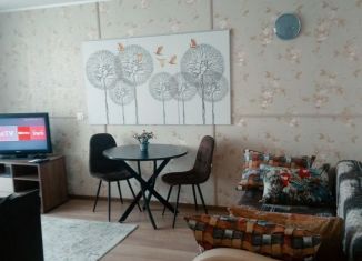 Сдаю в аренду 2-ком. квартиру, 52 м2, Алексеевка, улица Фрунзе, 5