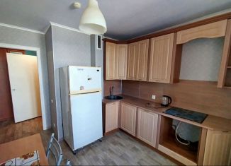 Сдаю 1-комнатную квартиру, 40 м2, Среднеуральск, Набережная улица, 2Г