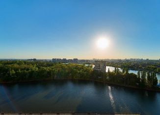 Продаю 3-комнатную квартиру, 122 м2, Краснодар, улица Кубанская Набережная, 31/1, микрорайон Центральный