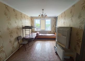 Продаю трехкомнатную квартиру, 59.3 м2, Тюменская область, улица Победы, 3