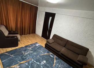 Сдаю двухкомнатную квартиру, 45 м2, Северск, улица Калинина, 66