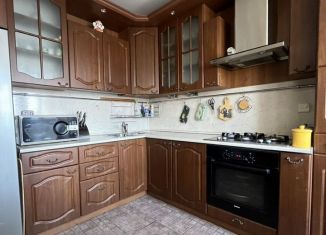 Сдаю в аренду 3-ком. квартиру, 90 м2, Нефтекамск, улица Ленина, 52Б