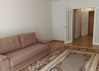 Сдаю в аренду двухкомнатную квартиру, 70 м2, Йошкар-Ола, Пролетарская улица, 17, микрорайон Комсомольский