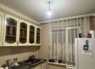 Сдам однокомнатную квартиру, 36 м2, Грозный, улица Л.И. Яшина, 22, 4-й микрорайон