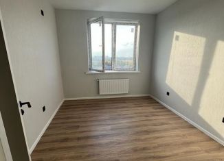 Продам 1-ком. квартиру, 37 м2, посёлок городского типа Яблоновский, Луговая улица, 7/6