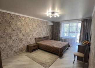 1-ком. квартира в аренду, 32 м2, Усть-Лабинск, улица Ленина, 33