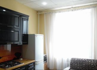 Продаю 1-комнатную квартиру, 42.5 м2, Серов, улица Луначарского, 92