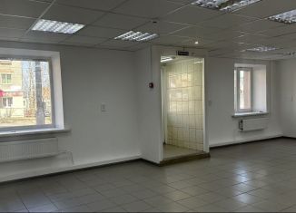 Продаю торговую площадь, 42 м2, Кировская область, проспект Мира, 30