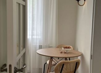 Продажа двухкомнатной квартиры, 45 м2, Тюмень, улица Республики, 157