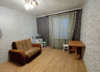 Продаю комнату, 12.2 м2, Курск, улица 50 лет Октября, 167к2