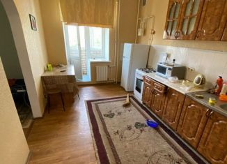 Сдам в аренду 1-комнатную квартиру, 45 м2, Татарстан, улица Фатыха Карима, 9