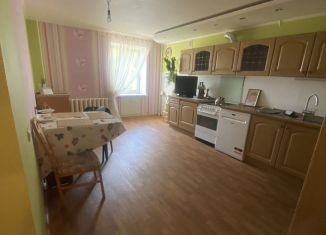 Продаю четырехкомнатную квартиру, 117 м2, Чусовой, Коммунистическая улица, 9