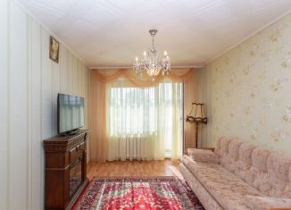 Продам 3-ком. квартиру, 60.8 м2, Тобольск, 6-й микрорайон, 17