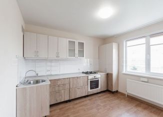 2-ком. квартира на продажу, 60.4 м2, деревня Куюки, 7-й квартал, 1, ЖК Светлый