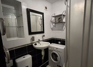 Сдаю в аренду 2-ком. квартиру, 43 м2, Калининград, Октябрьская улица, 70