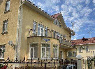 Сдам в аренду 3-ком. квартиру, 150 м2, Сочи, переулок Рахманинова, 23/7, микрорайон Новый Сочи