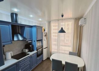 Продам 2-ком. квартиру, 77 м2, Краснодар, Душистая улица, 79к2, ЖК Дуэт