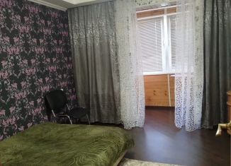 Сдаю в аренду трехкомнатную квартиру, 60 м2, Курчатов, Садовая улица, 16