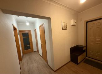 Сдаю в аренду 2-комнатную квартиру, 60 м2, Курск, проспект Вячеслава Клыкова, 15