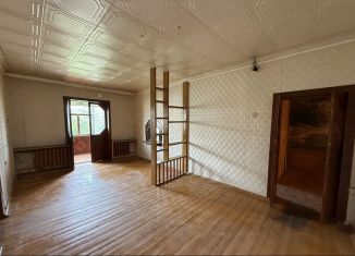 Продается трехкомнатная квартира, 80 м2, Салават, улица Горького, 26