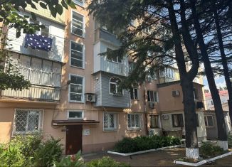 Продается 2-ком. квартира, 50 м2, Туапсе, улица Маршала Жукова, 10А