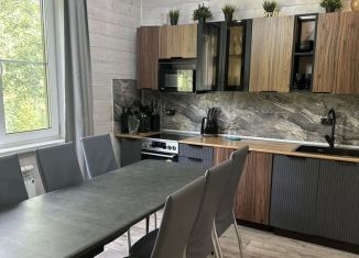 Сдается в аренду дом, 120 м2, поселок городского типа Шерегеш, Кедровая улица