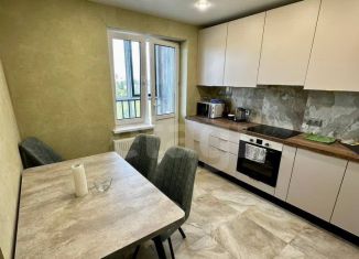 Продаю однокомнатную квартиру, 32 м2, деревня Батино, ЖК Есенинские Поля, улица Сергея Есенина, 14