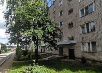 Продается двухкомнатная квартира, 49.9 м2, Кирово-Чепецк, улица Мелиораторов, 10