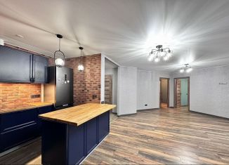 Продажа 3-ком. квартиры, 80 м2, Кудрово, Областная улица