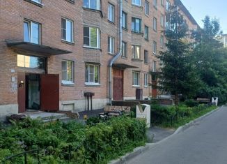 Продам 5-комнатную квартиру, 56 м2, Кронштадт, улица Мануильского, 41