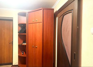 Продам 2-ком. квартиру, 50 м2, Крымск, улица Маршала Жукова, 3