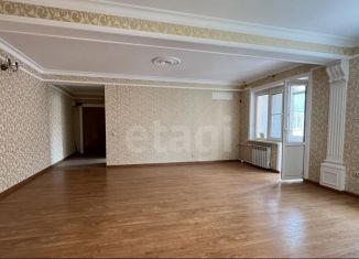 Продаю 4-комнатную квартиру, 110 м2, Махачкала, улица Батырая, 6Г