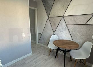 Продаю двухкомнатную квартиру, 44 м2, Боровичи, Ленинградская улица, 47