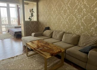 Продам 2-ком. квартиру, 107 м2, Дагестан, улица Чеэрова, 26к1