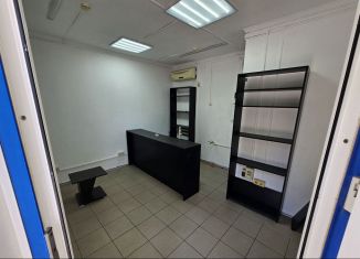 Продажа торговой площади, 16 м2, станица Кущёвская, улица Ленина, 3