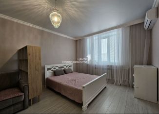 Сдается однокомнатная квартира, 52 м2, Татарстан, улица Достоевского, 52