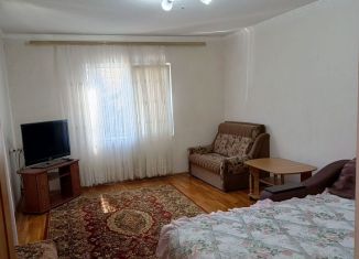 Сдаю 3-комнатную квартиру, 110 м2, Сочи, Первомайская улица, 9, микрорайон Центральный