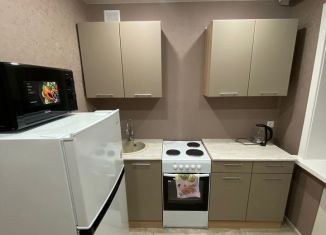 Сдаю в аренду трехкомнатную квартиру, 43 м2, Искитим, микрорайон Центральный, 15