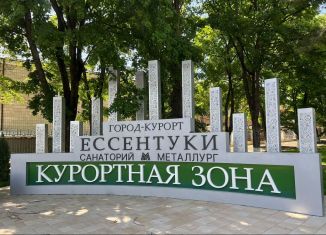 Продам 1-комнатную квартиру, 54 м2, Ессентуки, улица Орджоникидзе, 97к2