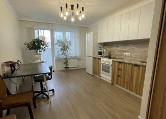 3-ком. квартира в аренду, 92 м2, Тюмень, улица Монтажников, 42А, ЖК Пятый квартал