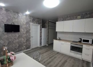 Сдаю 1-ком. квартиру, 38 м2, Тюмень, Алматинская улица