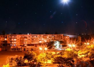 3-ком. квартира на продажу, 60.2 м2, посёлок городского типа Новоозёрное, улица Героев-Десантников, 6